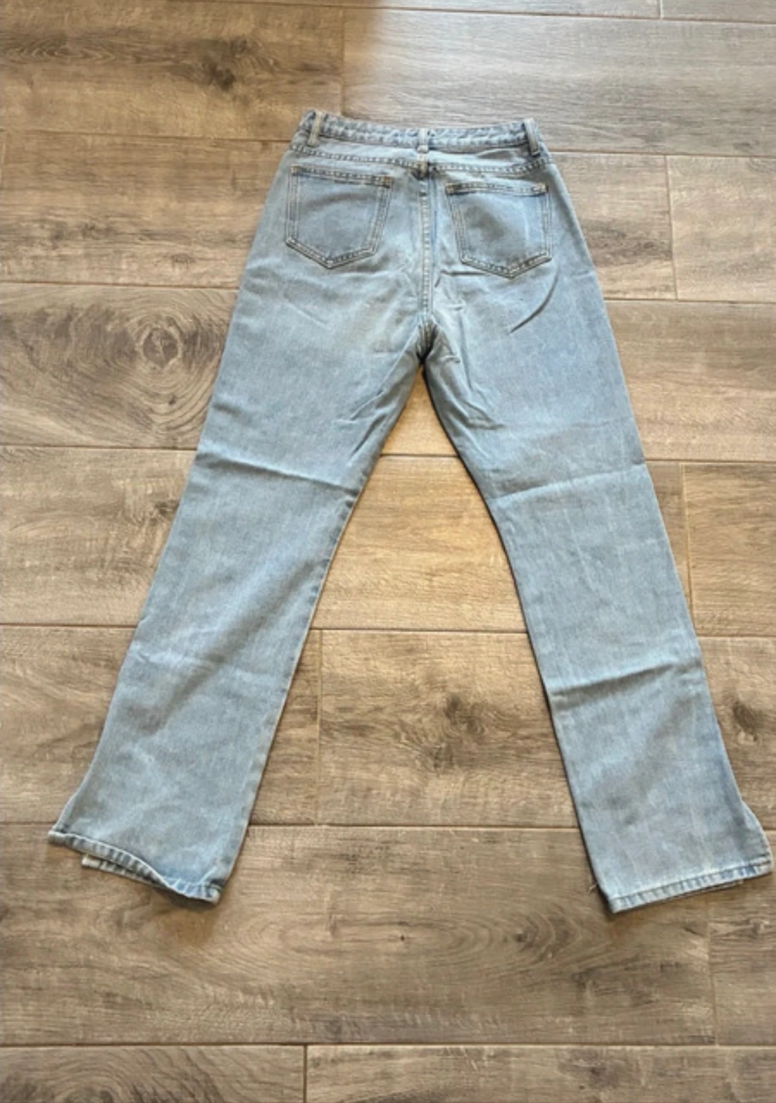 Flared jean with slit – photo 3